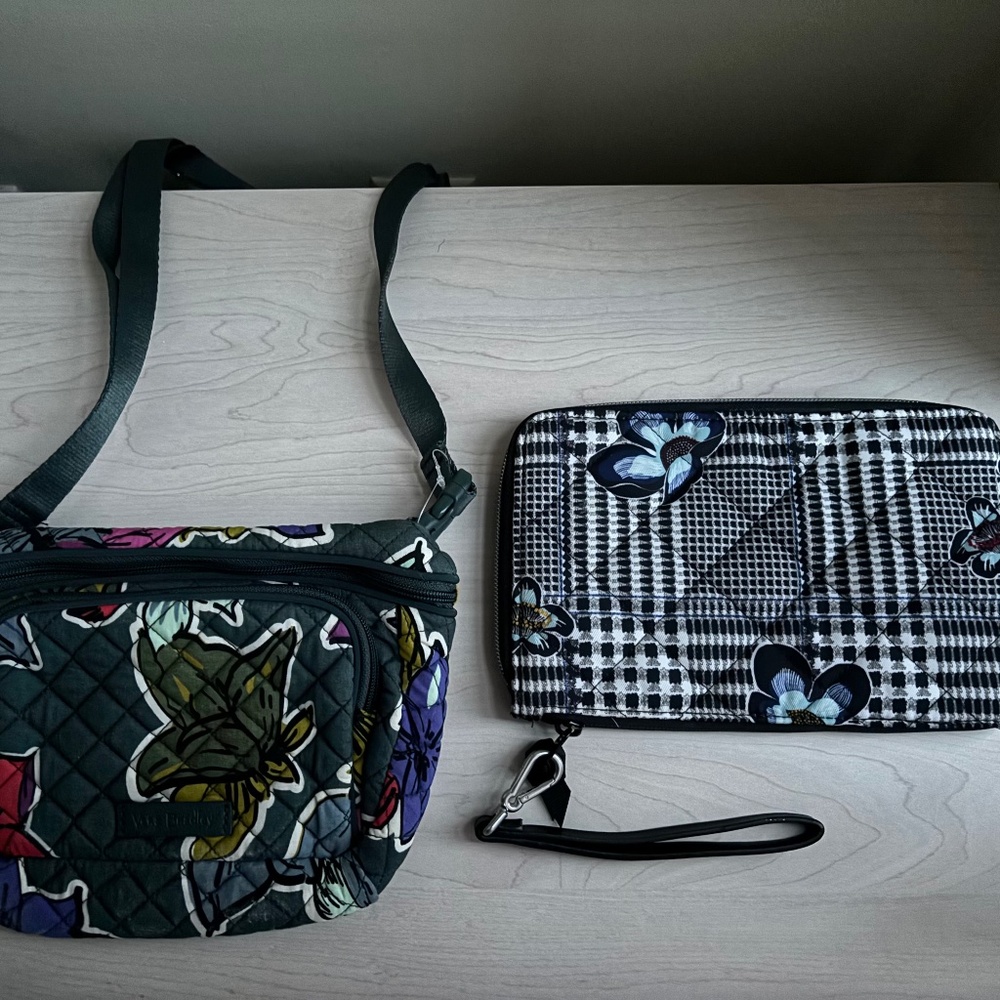 New Vera Bradley RFID Wristlet & New Vera Bradley Dark Green Floral Zippered Bag